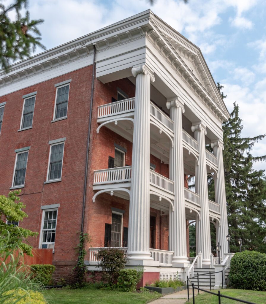 Vassar-Warner Home photo 4