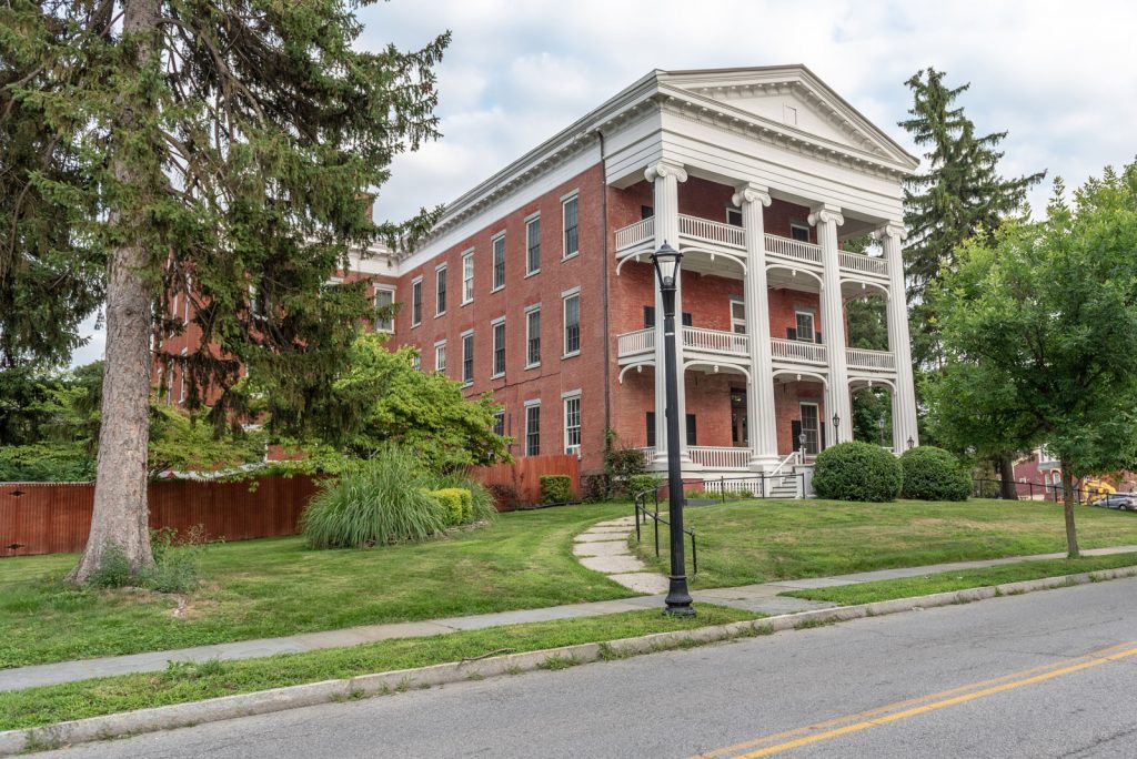 Vassar-Warner Home photo 5