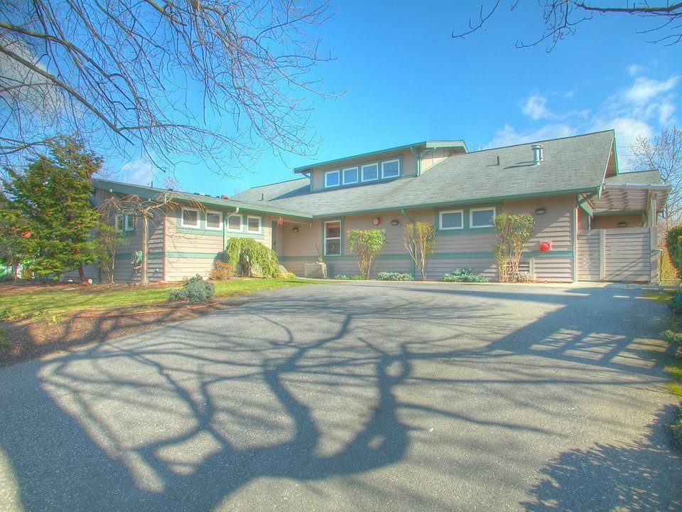 Sean Humphrey House photo 1