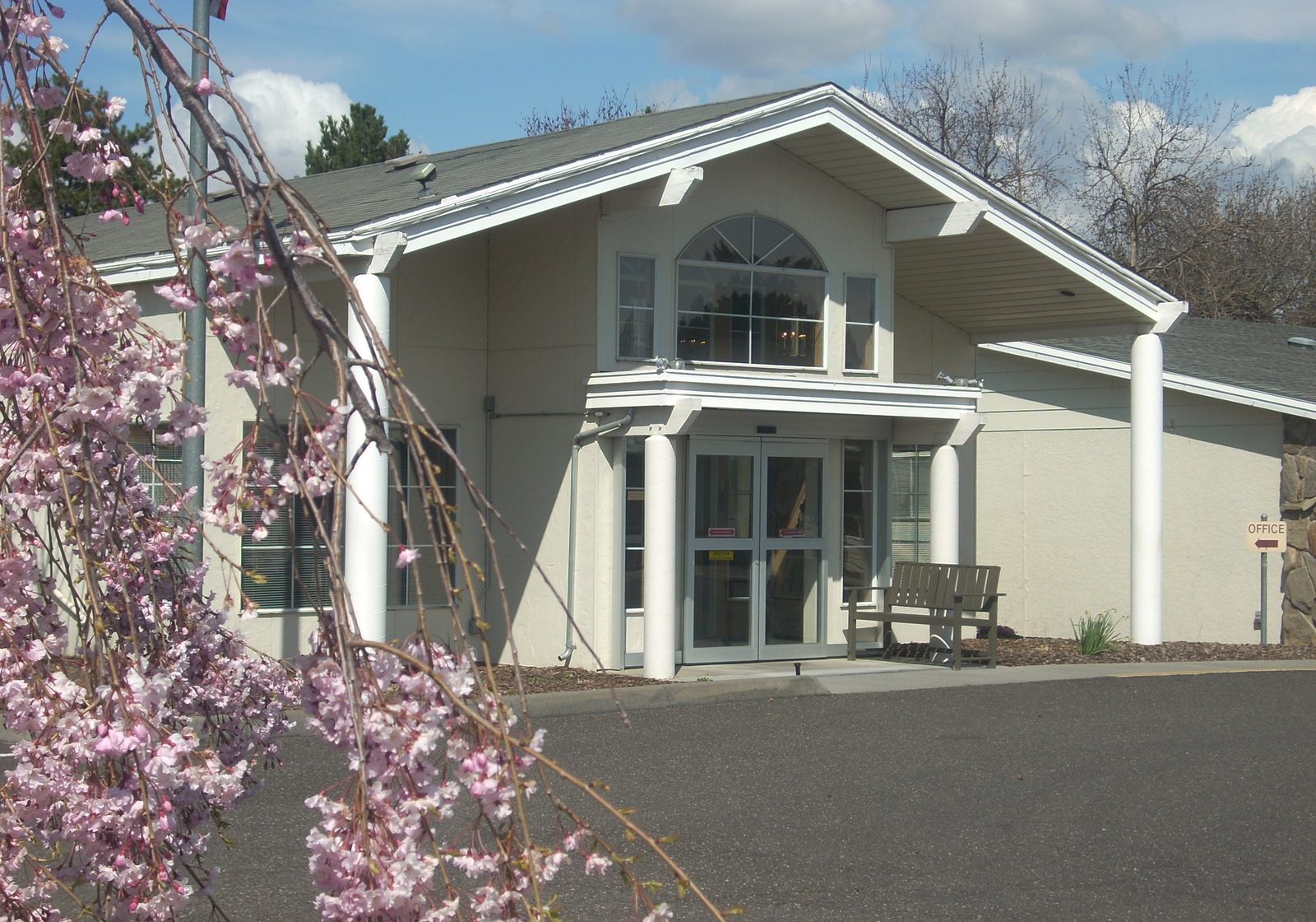 Hawthorne Court photo 3