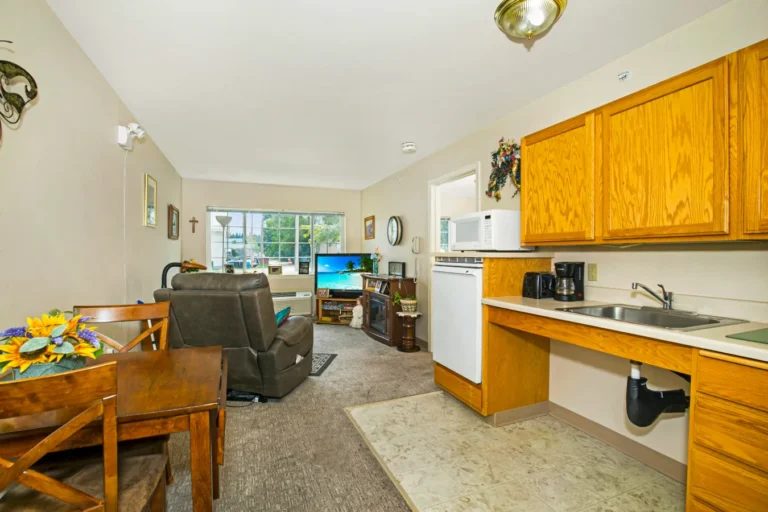 River Mountain Village Assisted Living photo 3