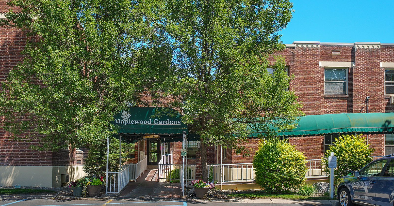 Maplewood Gardens Assisted Living photo 1