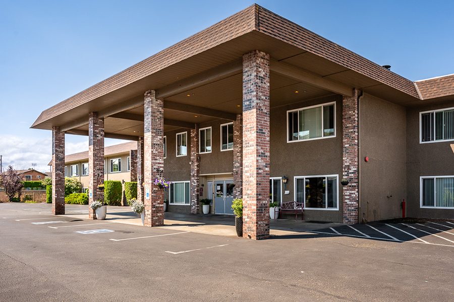 Everett Plaza photo 4