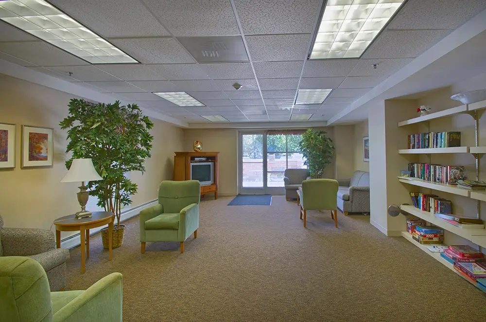 Senior Suites of Jefferson Park photo 5