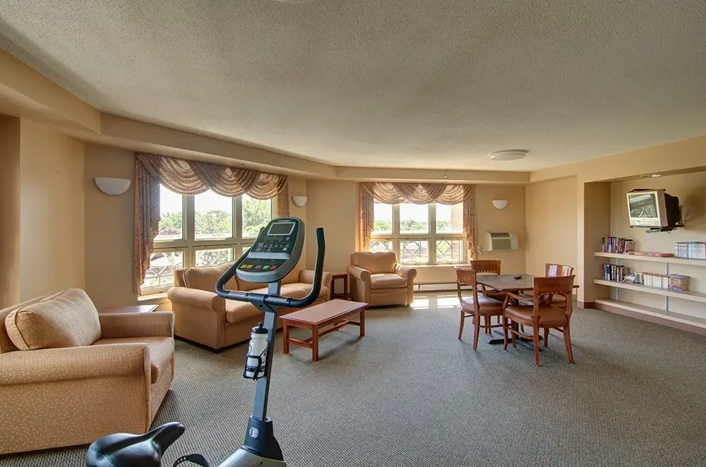 Senior Suites of Marquette Village photo 5