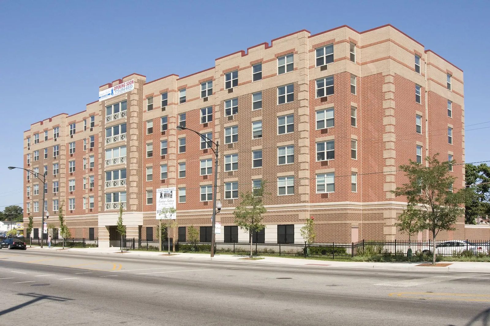 Senior Suites of Kelvyn Park photo 5
