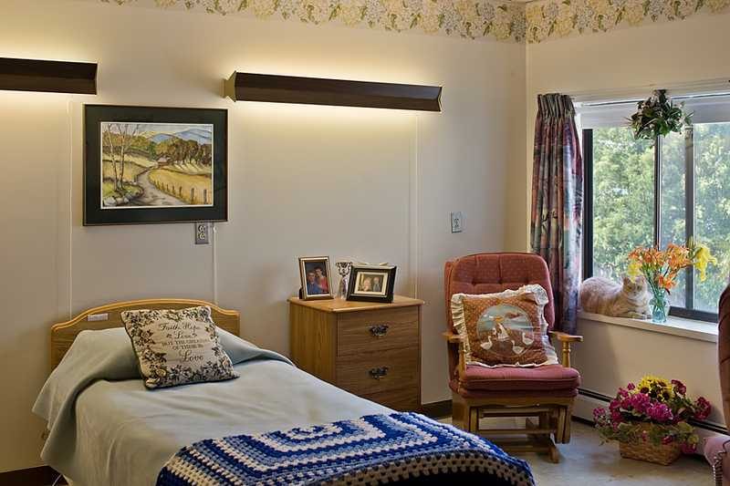 Sandy River Nursing Care Center photo 1