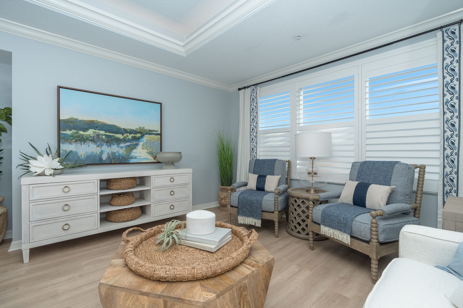 Convivial Jacaranda Trace photo 2