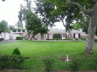Valencia Manor Care photo 4