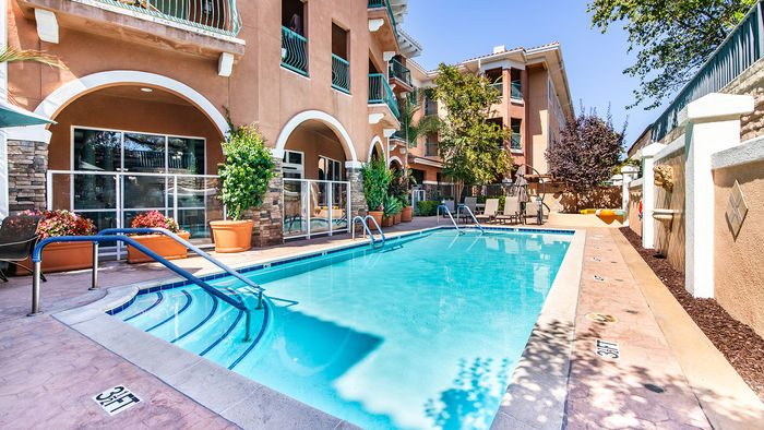 Atria HiLLCrest photo 2