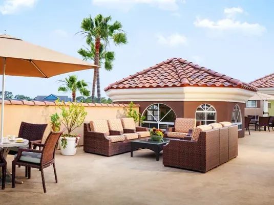 Newport Beach Plaza photo 2