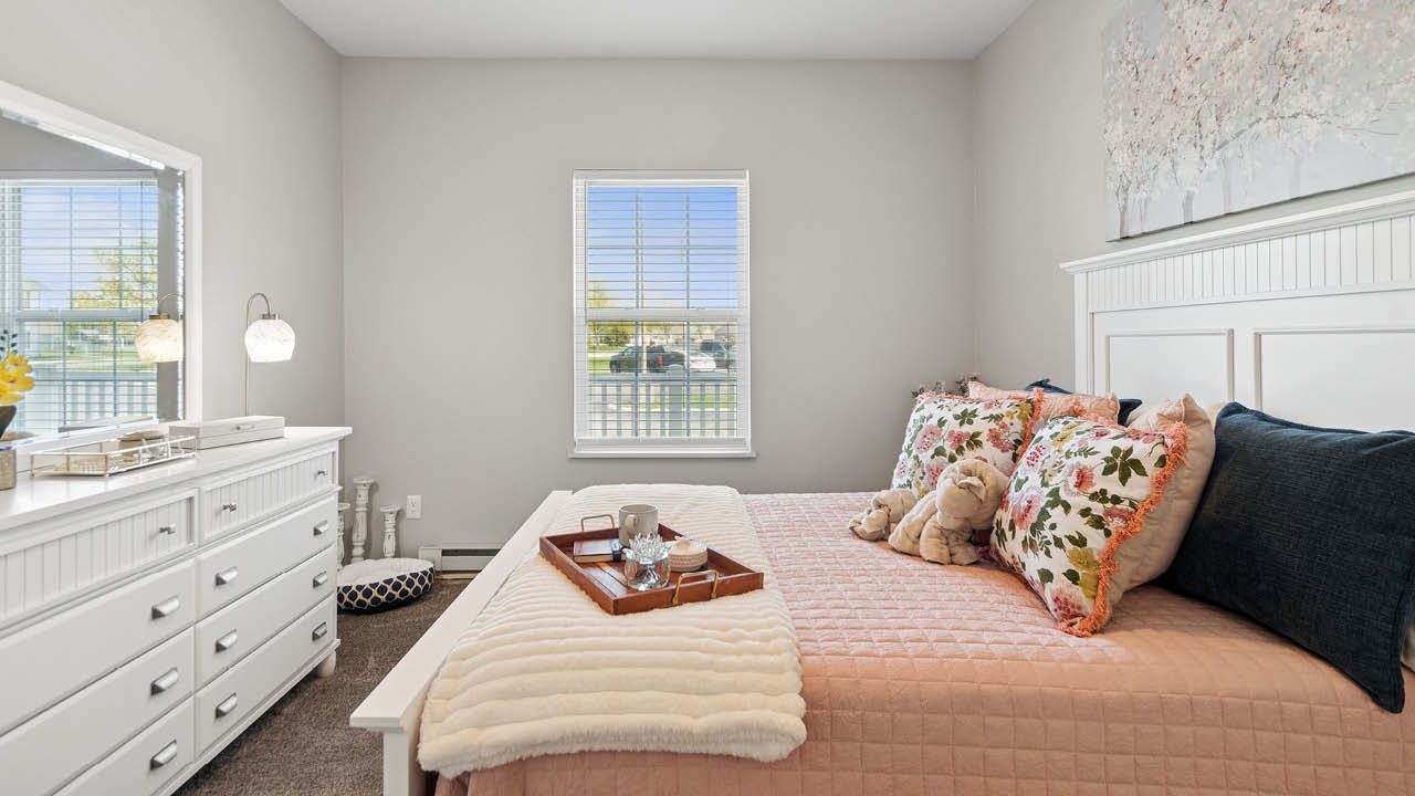 McKay Manor photo 5