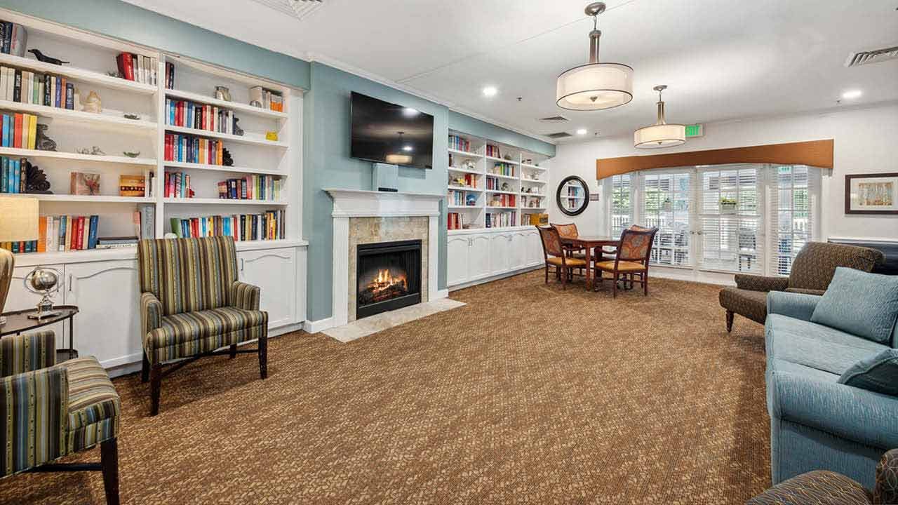 Oak Woods Manor photo 4