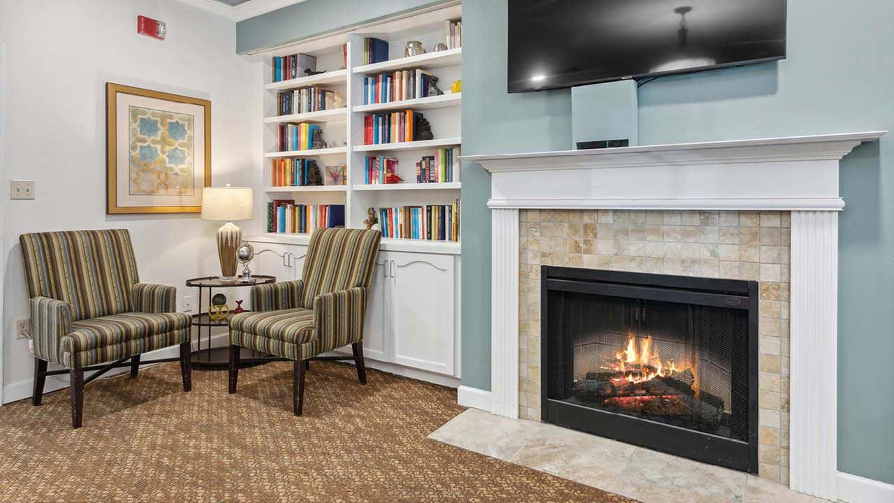 Oak Woods Manor photo 5
