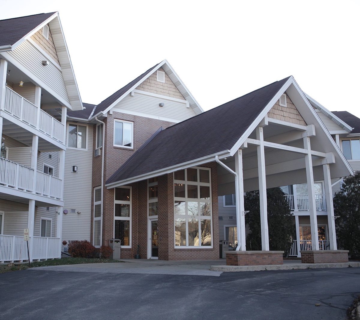 Aria West Allis photo 2