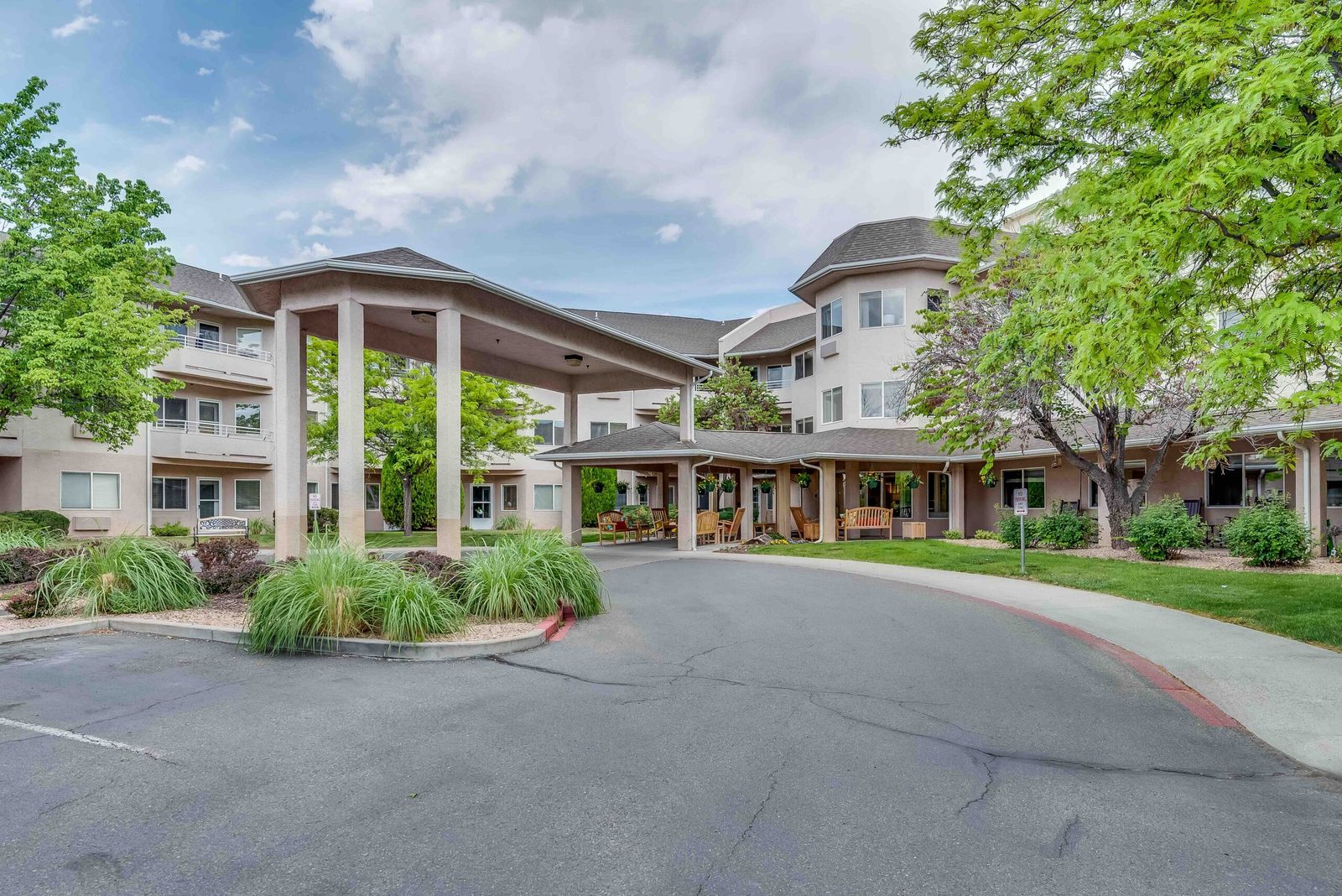 Solstice Senior Living at Grand Valley photo 3