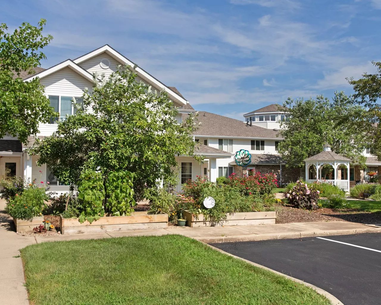 Parkside Court photo 3
