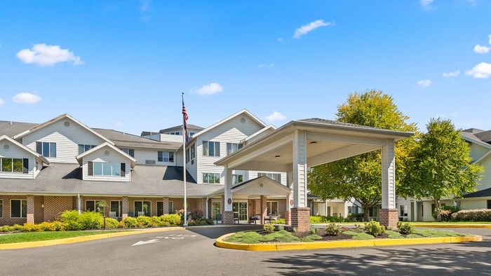 The Manor at Oakridge photo 2
