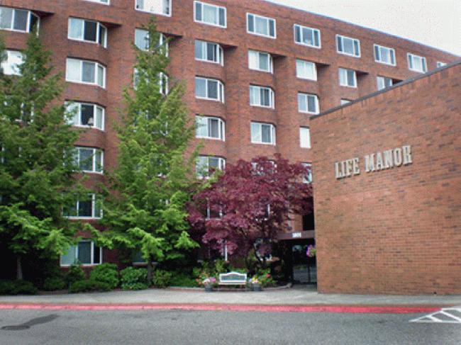 Life Manor Nursing Home photo 3