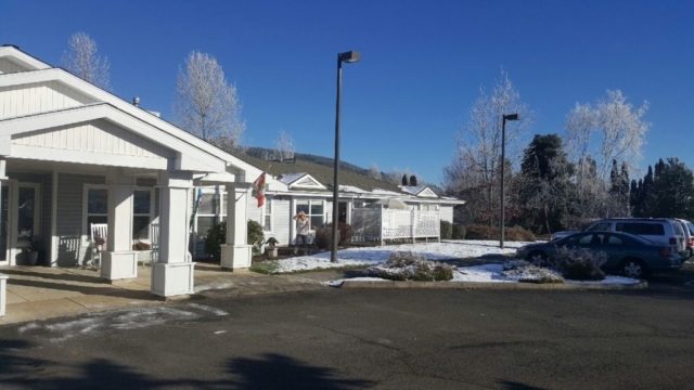 Applegate Place  photo 2