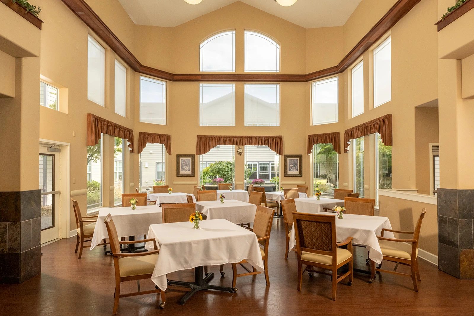 Middlefield Oaks Memory Care Community photo 5