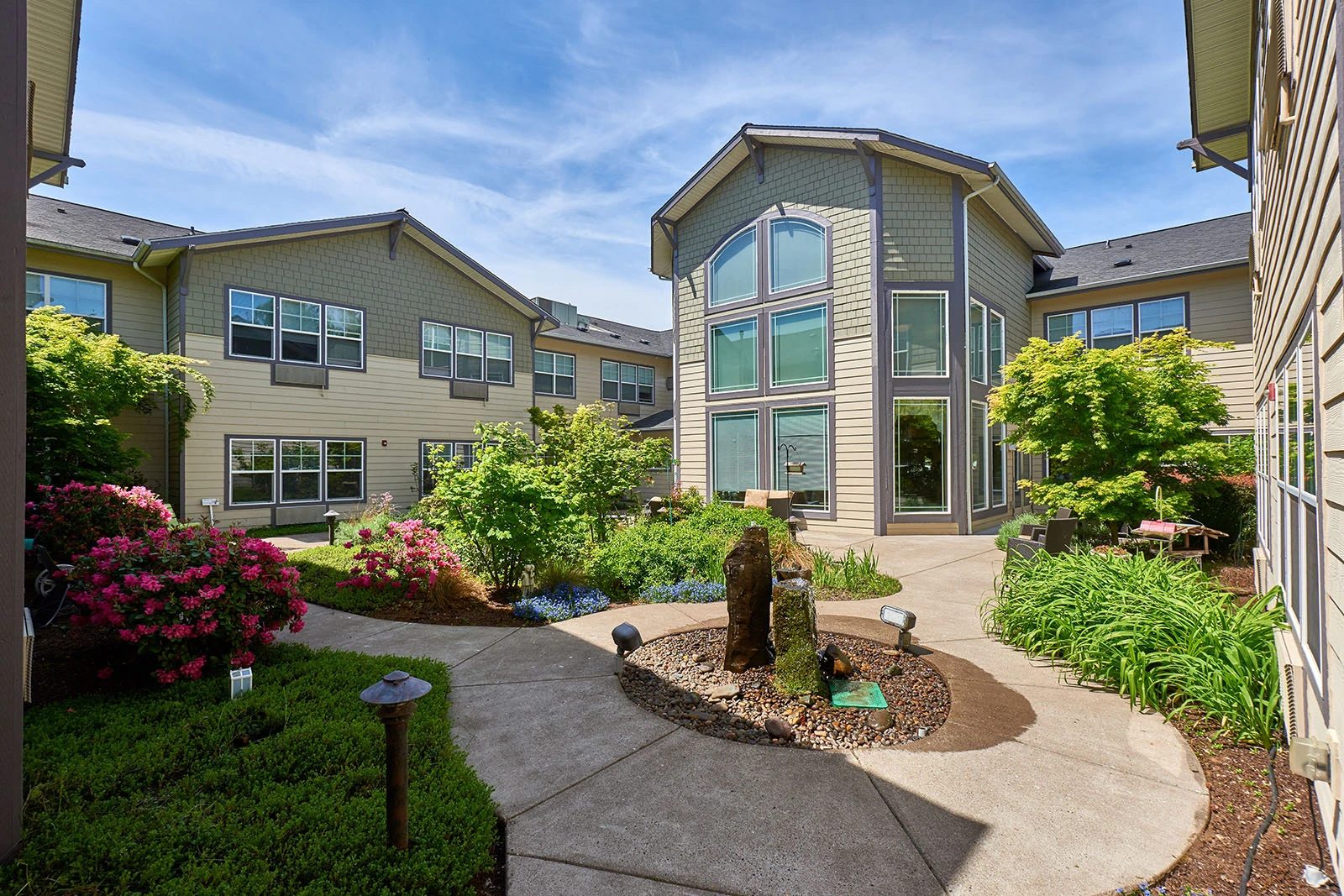 Middlefield Oaks Memory Care Community photo 6