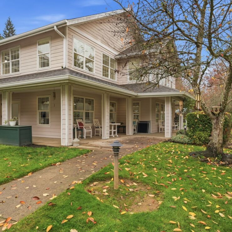 Redwood Heights Retirement and Assisted Living Community photo 4