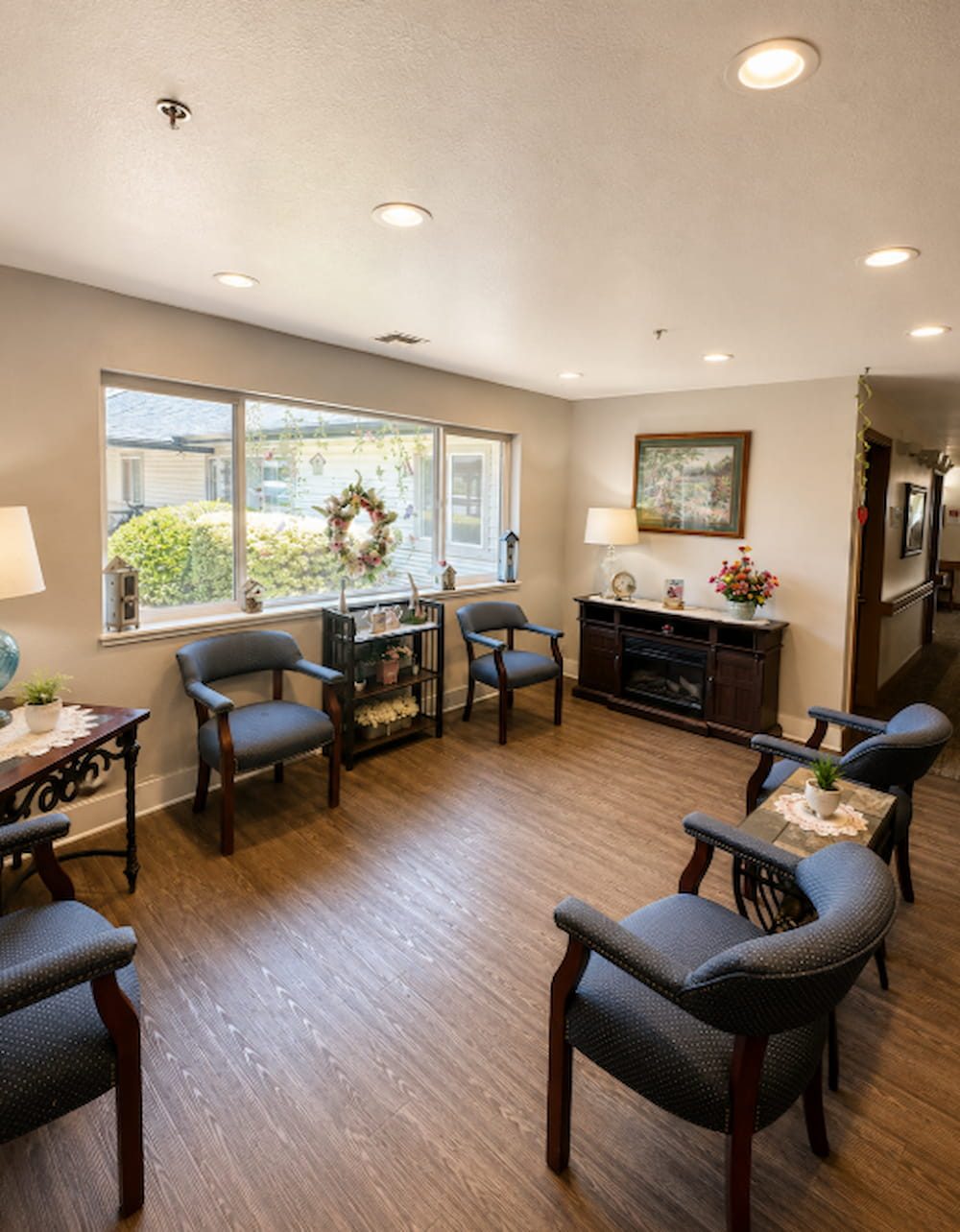 Willamette Manor  photo 2