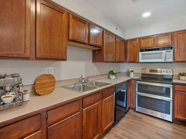 Victorian House Assisted Living photo 5