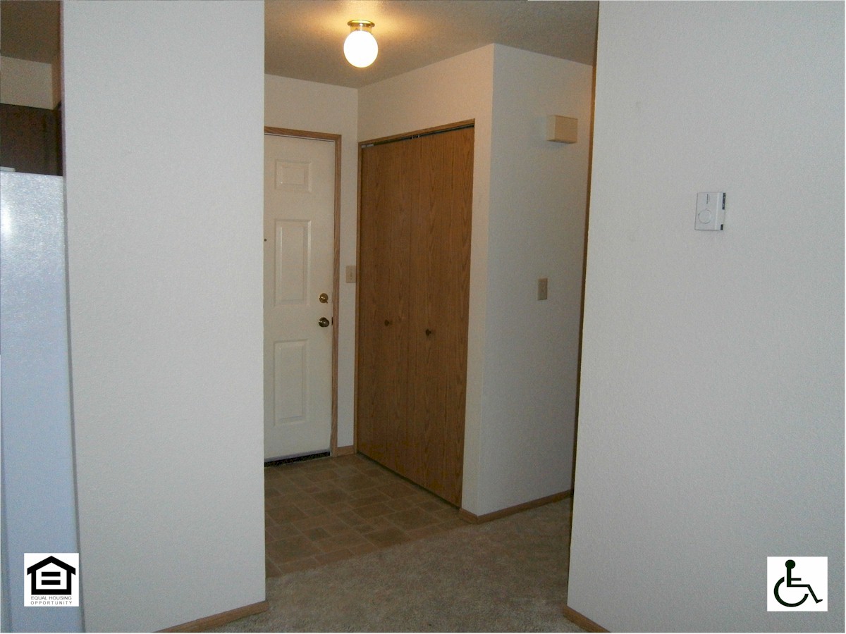 Holiday Gardens Apartments photo 1