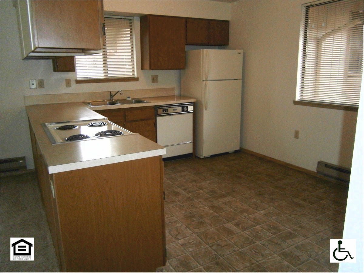 Holiday Gardens Apartments photo 2