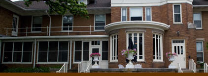 Oak Crest Atrium Apartments