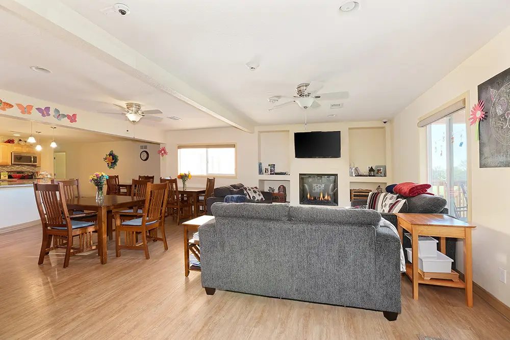 Assured Senior Living 10 - Lakewood photo 4