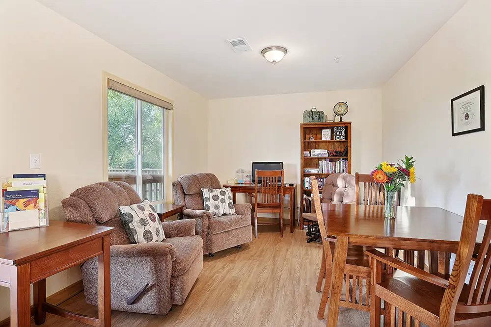 Assured Senior Living 10 - Lakewood photo 5