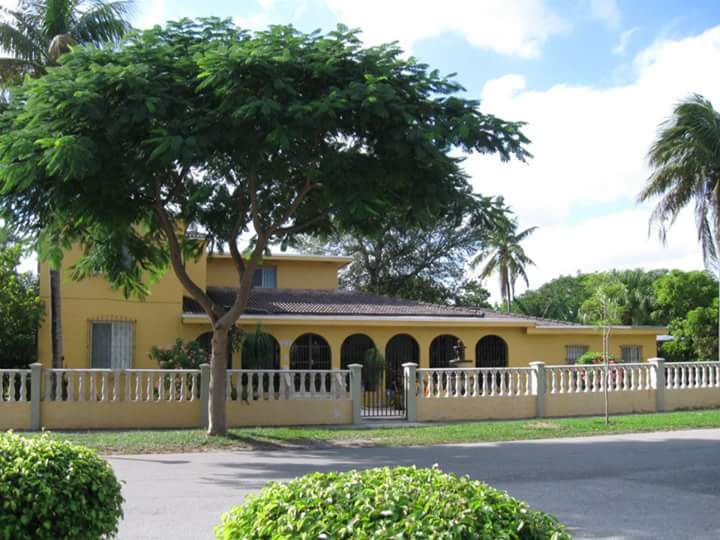 Lla Milagrosa Home 2 ALF