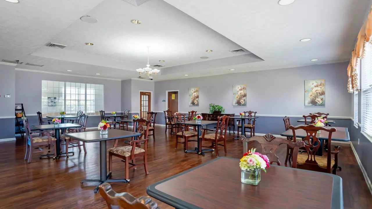 Charlton Place Rehabilitation & Health Care Center photo 5