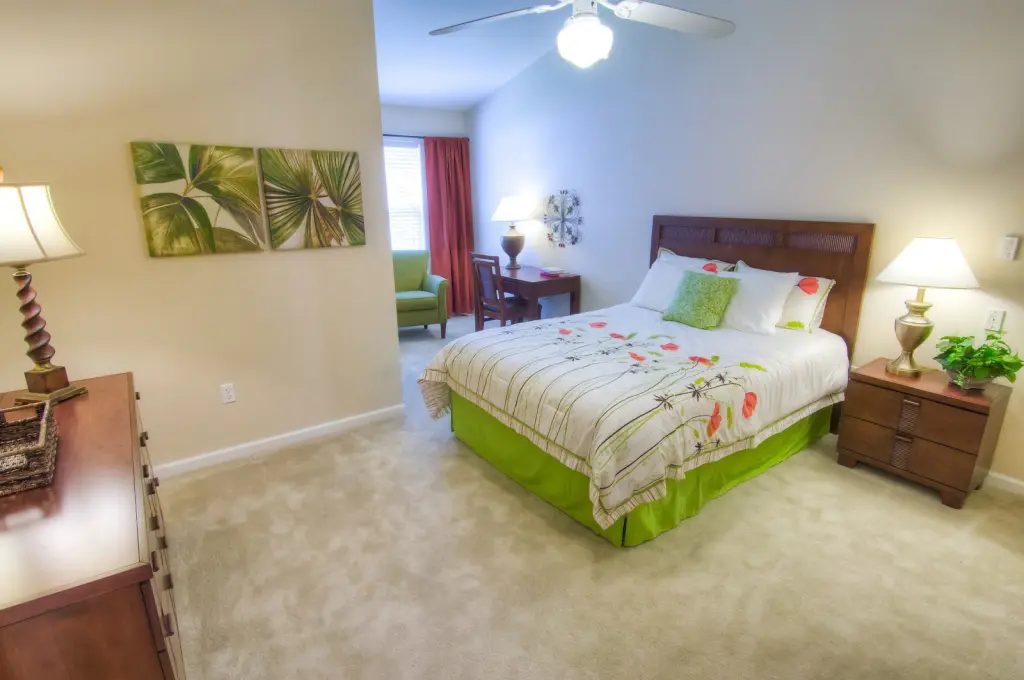 Deane Hill Place photo 1