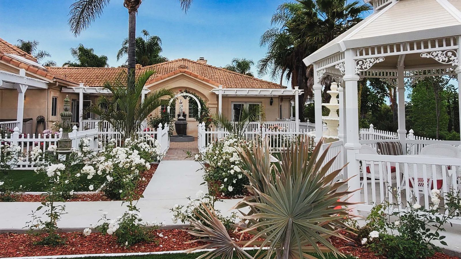 Alta Vista Manor photo 2