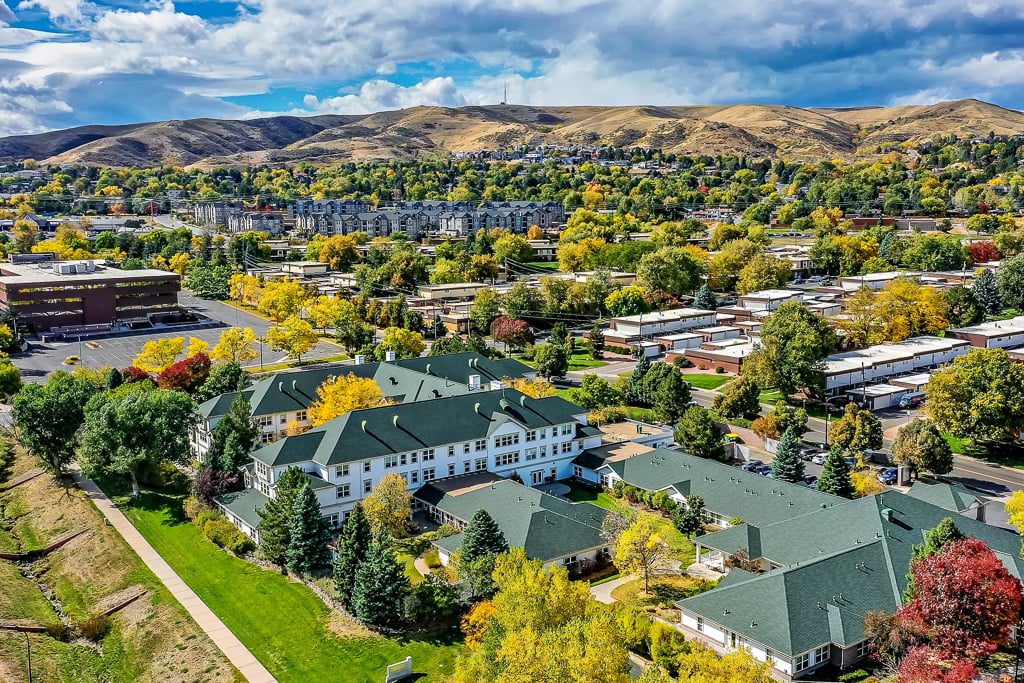 Woodlake Legacy Senior Living photo 4