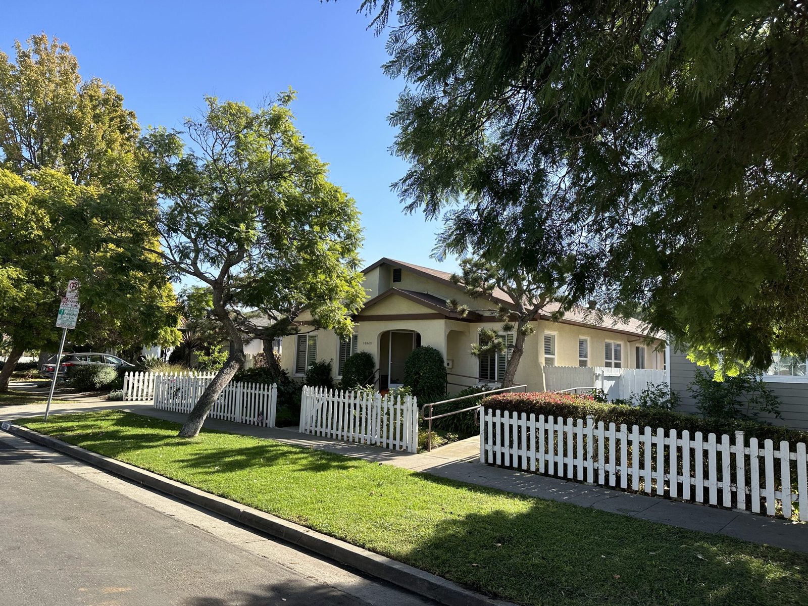 Ayres Residential Care Home-Century City photo 1