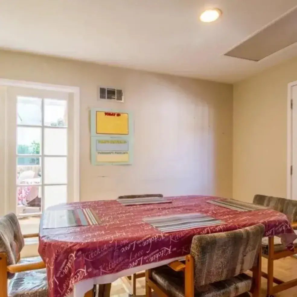 Bentley House photo 4