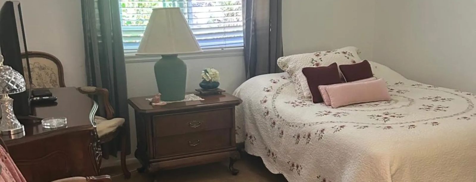Brandon Manor photo 3