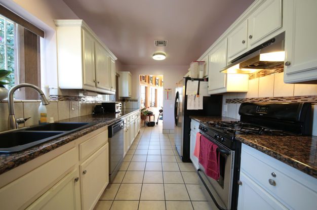 Coastal House photo 1