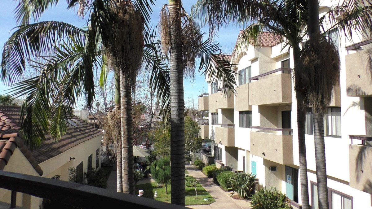 Courtyard Plaza photo 2