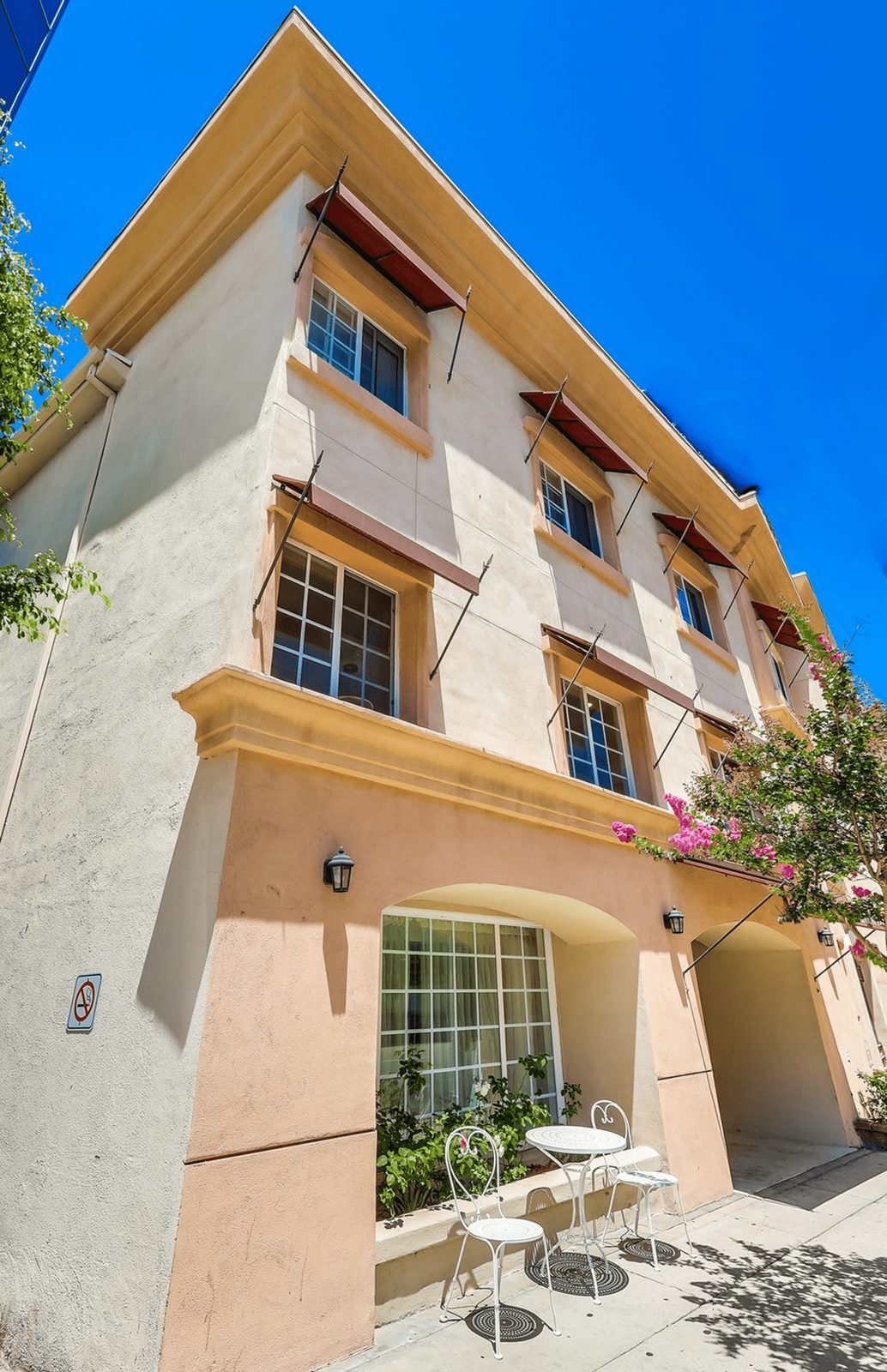 Encino Terrace Senior Living photo 1