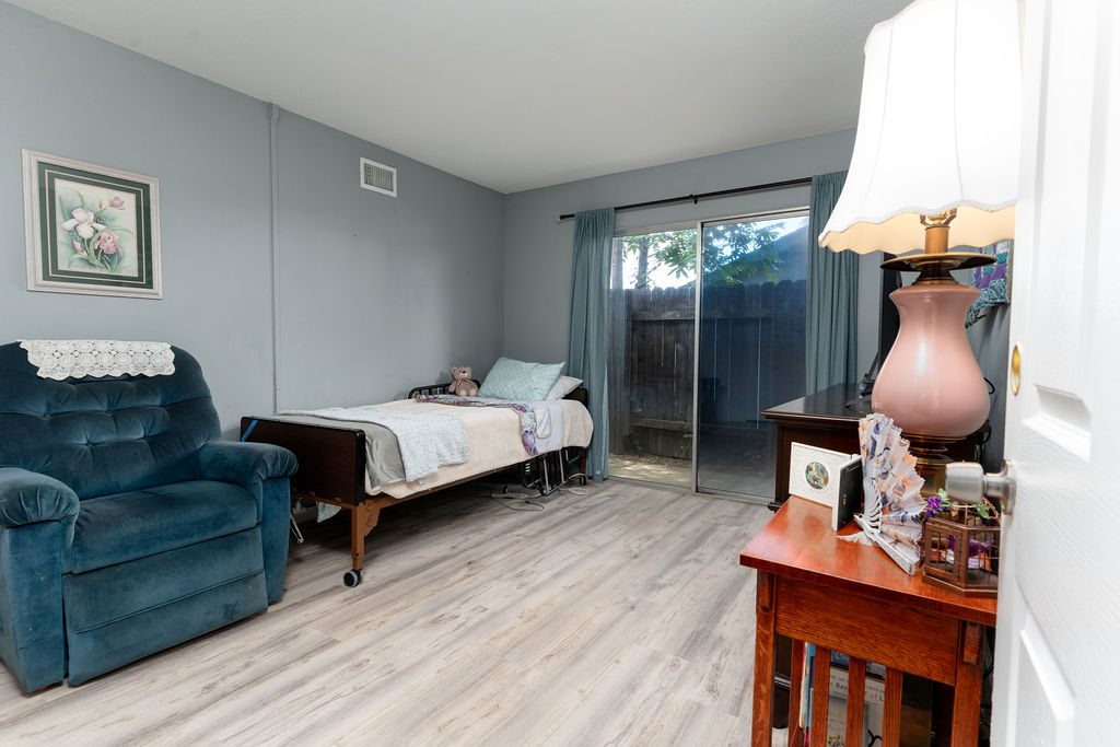Genesis Manor photo 4