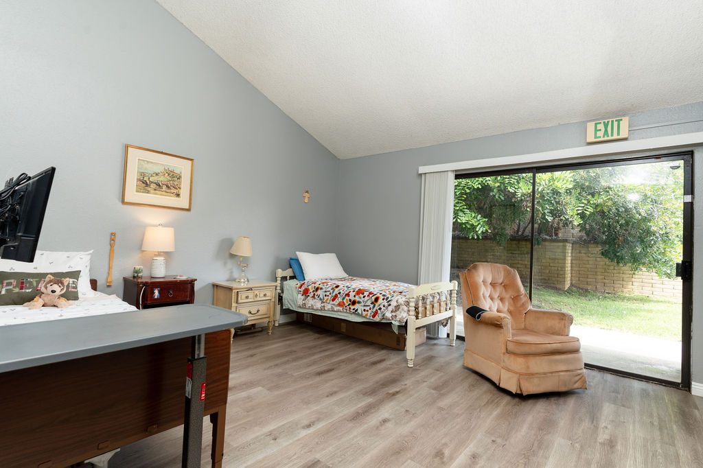 Genesis Manor IV photo 3