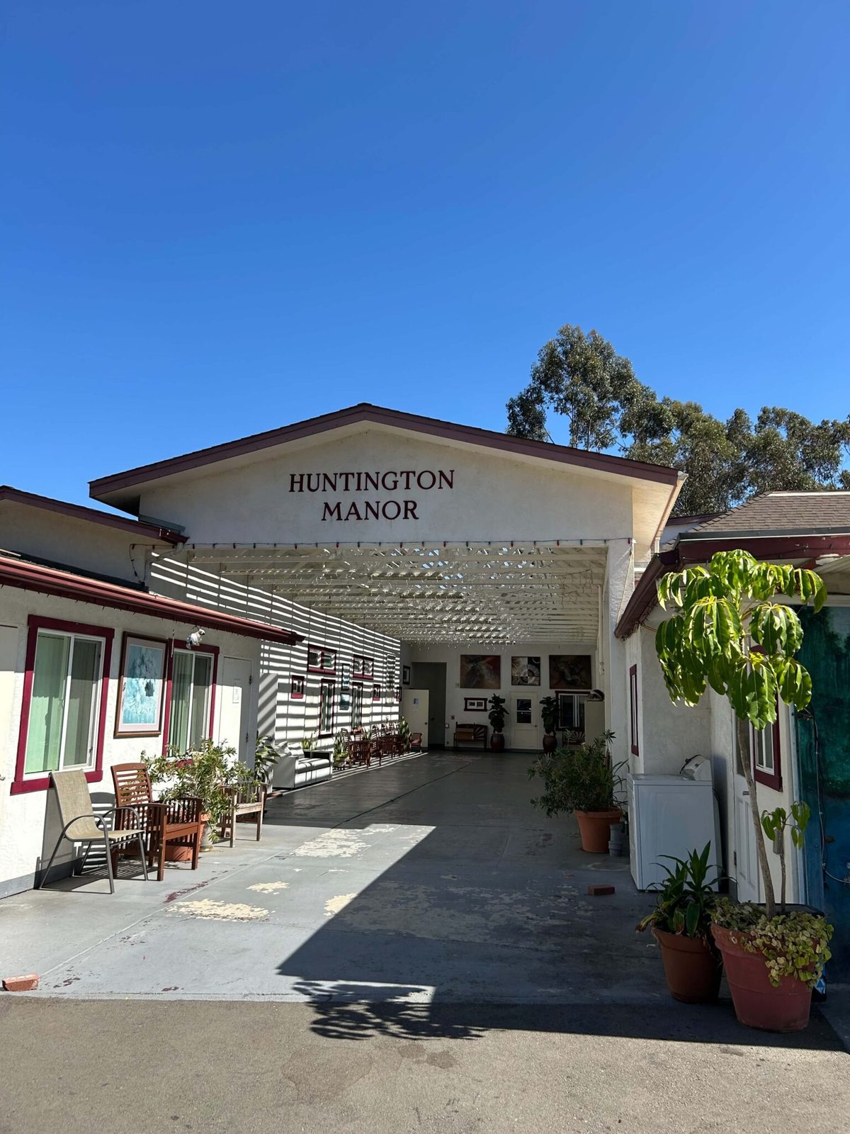 Huntington Manor photo 1