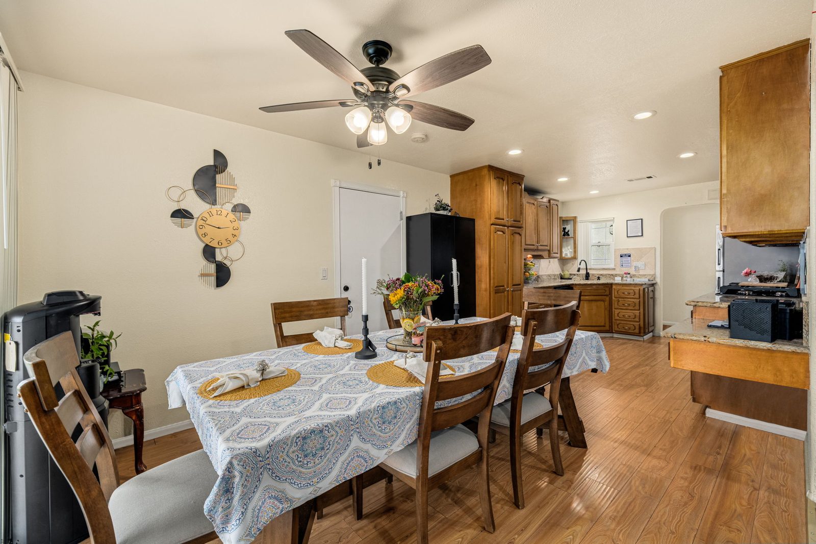 Knott's Landing Luxury Care photo 3