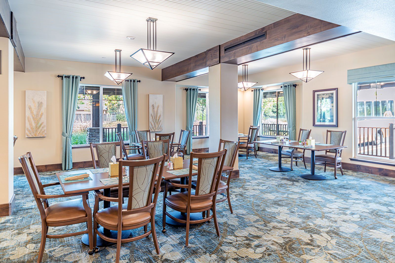 Loma Clara Senior Living photo 7